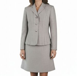 Le Suit A Line Skirt Suit Size 10P Side Zip 3 Button Textured Heather Brown